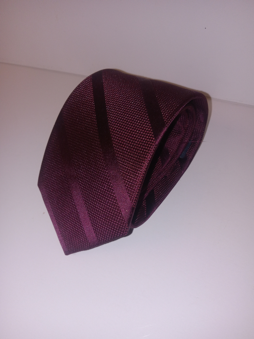 Tommy Hilfiger Men's Solid Burgundy Striped Silk Tie